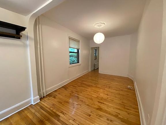 3rd image of 229 Cumberland St #1