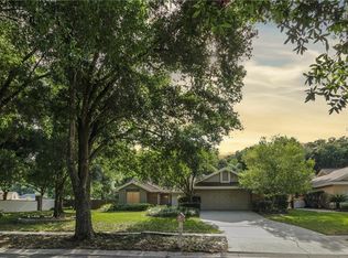 902 Stratford Manor Dr, Brandon, FL 33510