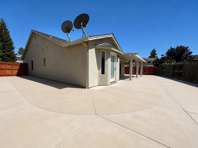 5701 Dainty Ct — Photo 12