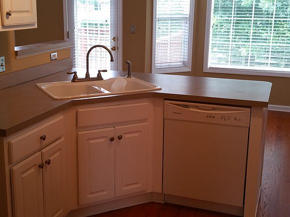 5th image of 2807 McGee Ct