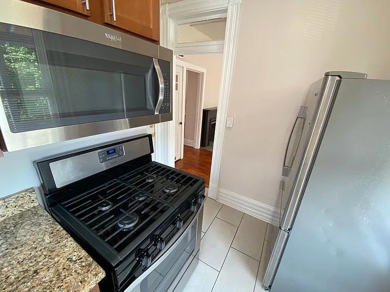Worthington St 1445 HHR — Photo 5