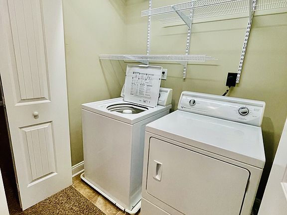 5th image of 518 Capstone Dr #1