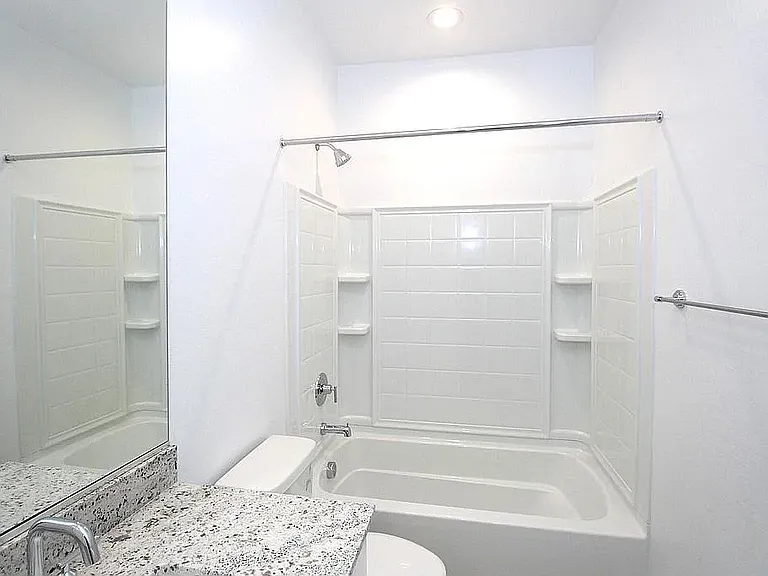 4427 N 94th Dr — Photo 35