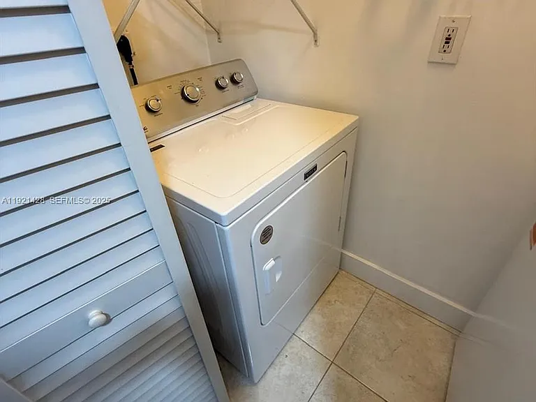 14111 SW 121st Pl #4 — Photo 17