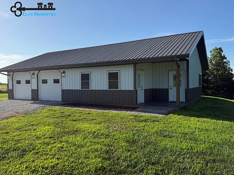 15196 Farm Road 1055 — Photo 8