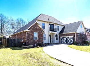 207 N Angel Falls Ln, Springdale, AR 72762