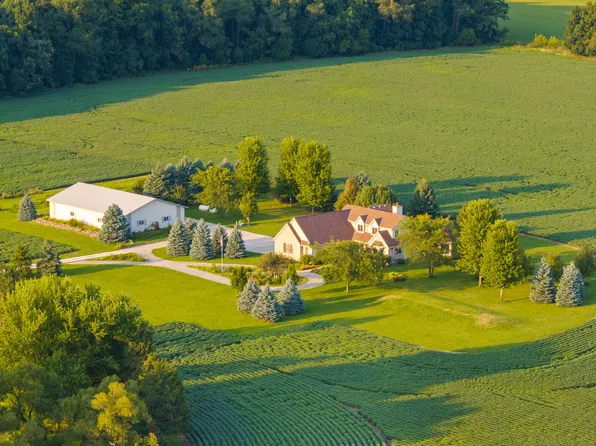 N5024 Townline Rd, Elkhorn, WI 53121