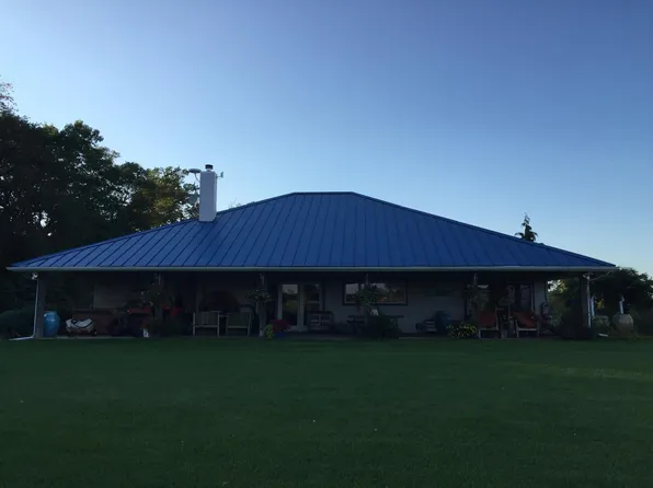 1749 E Feather Valley Rd, Fremont, IN 46737