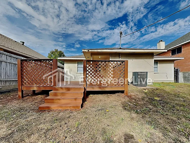 408 Saw Mill Rd — Photo 22
