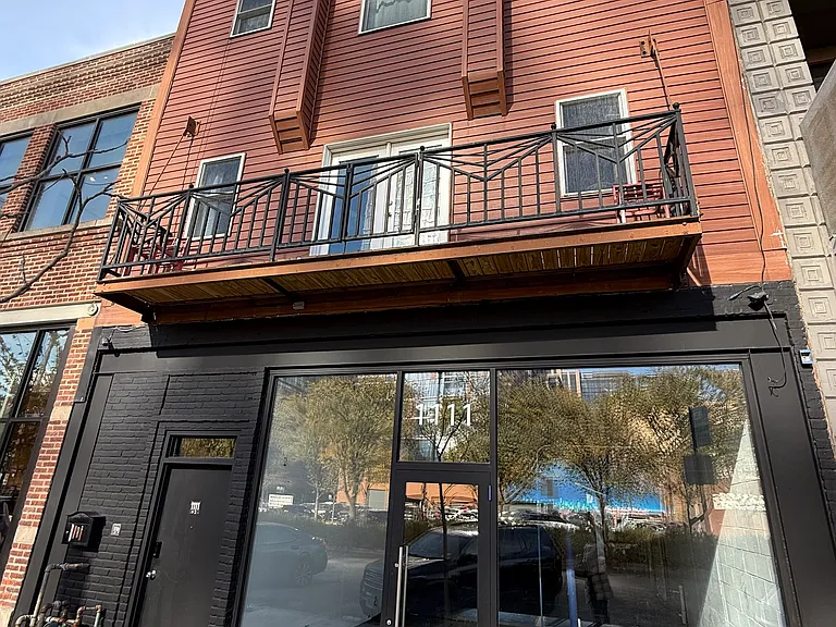 1111 W Randolph St #2 — Photo 1