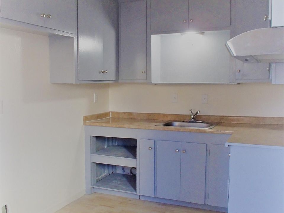 1st image of 521 E Monte Vista Ave APT A