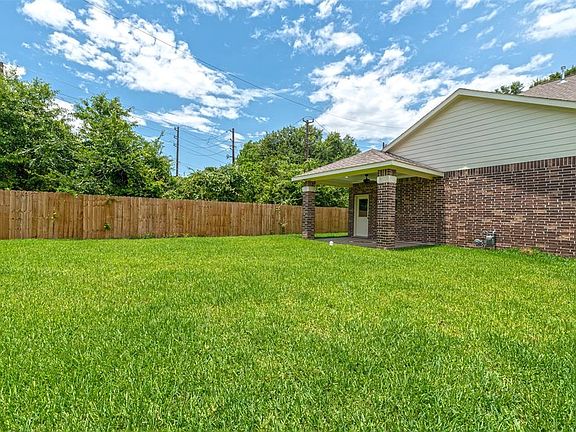 5th image of 12118 Carol Ln