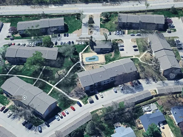 9557 University Ave APT 16, Clive, IA 50325