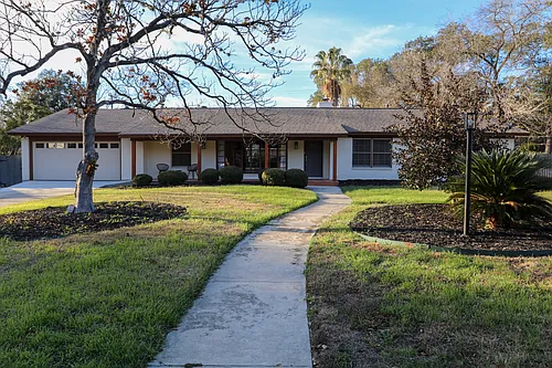 209 Tamworth Dr Photo 1