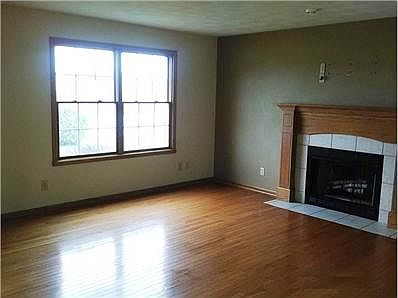 4th image of 6278 Whitman Pkwy