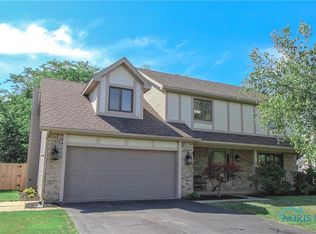 2408 Morningdew Blvd, Maumee, OH 43537