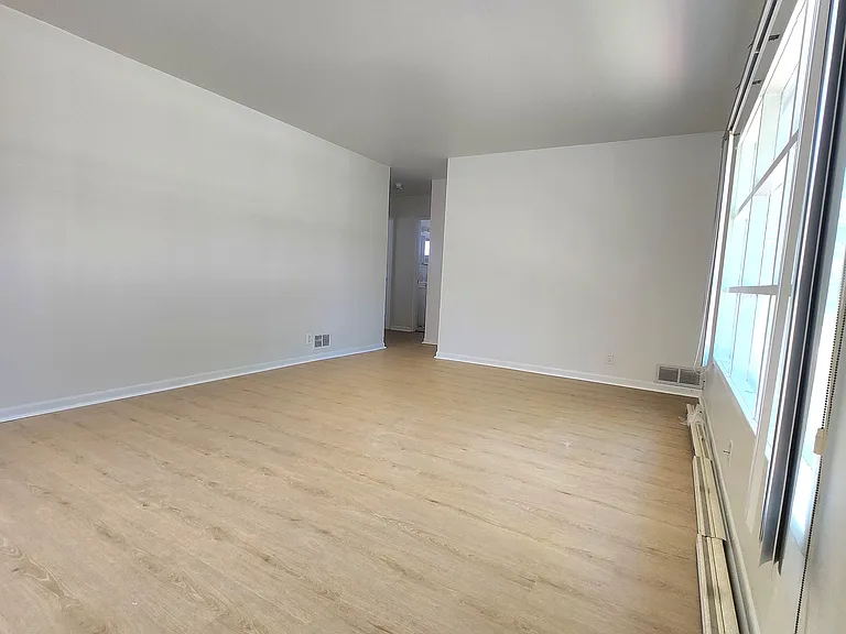 836 E Harwood Ave — Photo 2