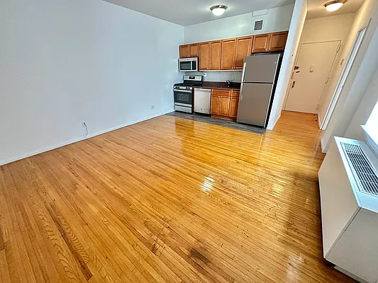 Rented by J PRESTON AND ASSOCIATES INC | media 7