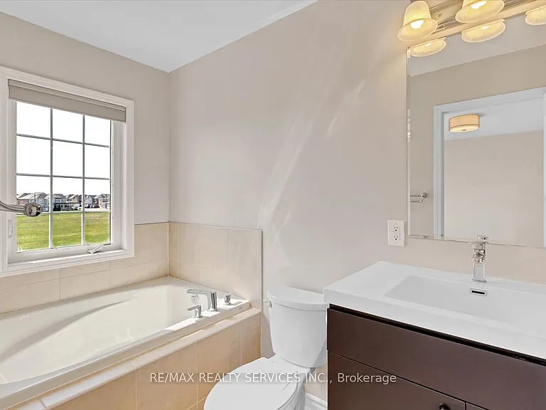 84 Bannister Cres — Photo 24