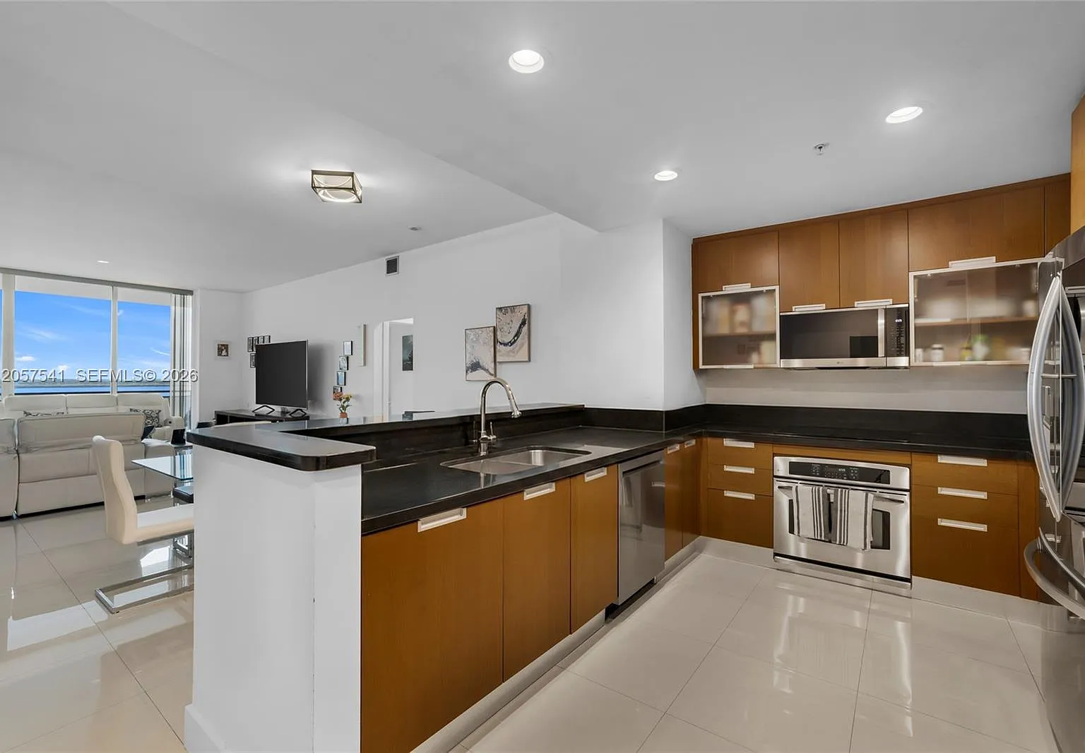 The Lexi Condo — Photo 3