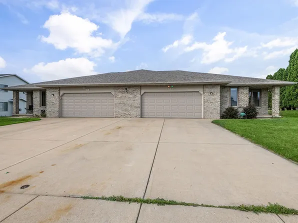 2781 Aquarius Rd, Green Bay, WI 54311