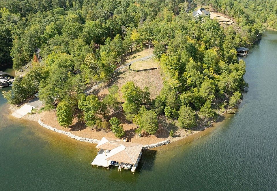 1st image of 8025 Peninsula Dr