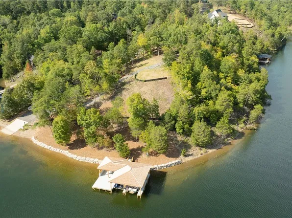 8025 Peninsula Dr, Tuscaloosa, AL 35406