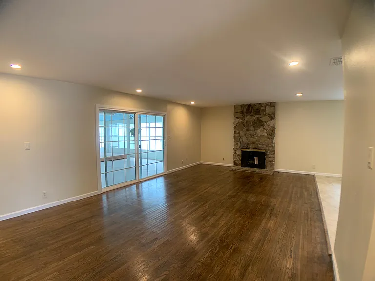 7652 Nancy Dr — Photo 14