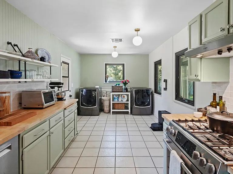 2045 Armour St — Photo 10