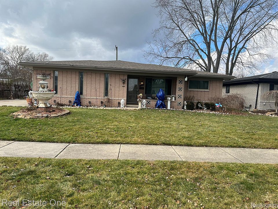 1st image of 35627 Grayfield Dr
