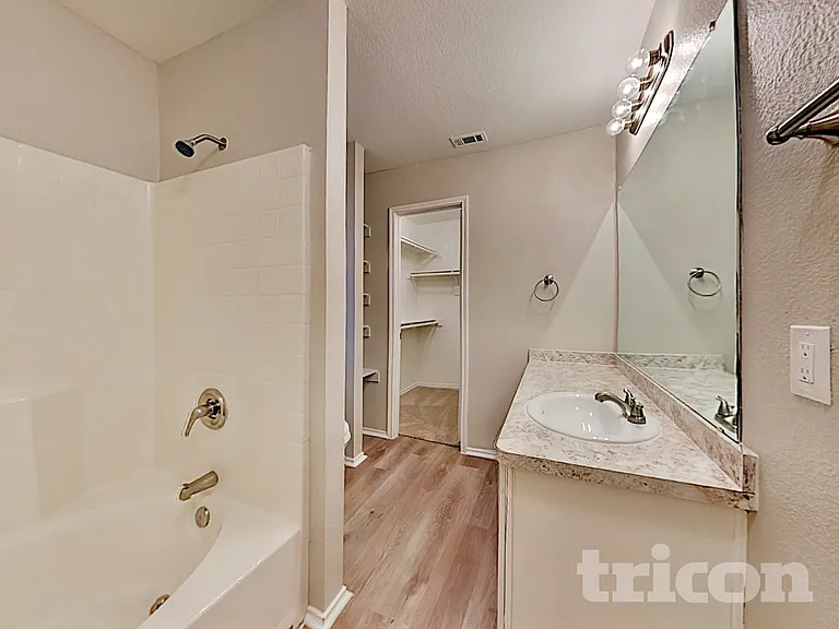 1320 Cleardale Dr — Photo 11
