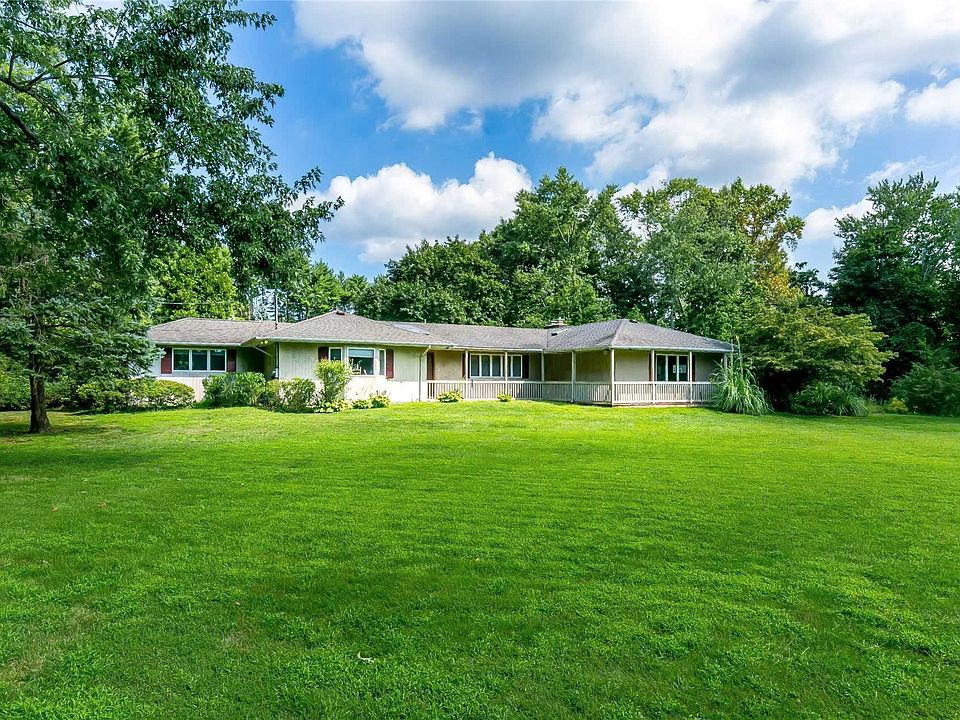 2nd image of 15 Circle Rd