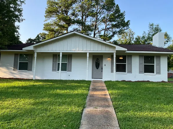2308 Redbud Ln, Tupelo, MS 38801