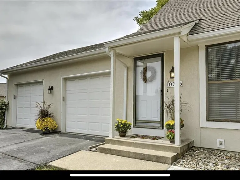 10796 Oakmont St #10796 — Photo 1