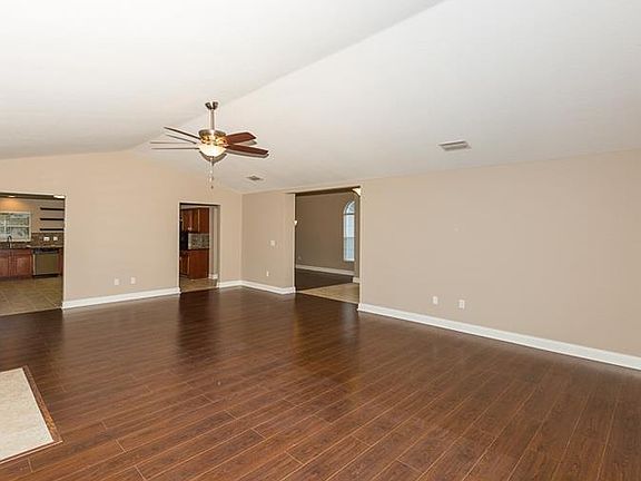 4th image of 2819 Blackwater Oaks Dr