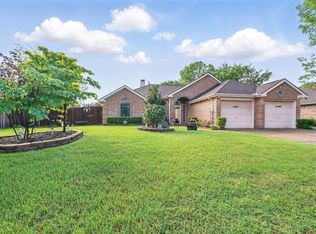 107 Princeton Cir, Forney, TX 75126