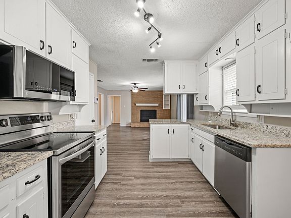 3rd image of 217 Glenn Dr