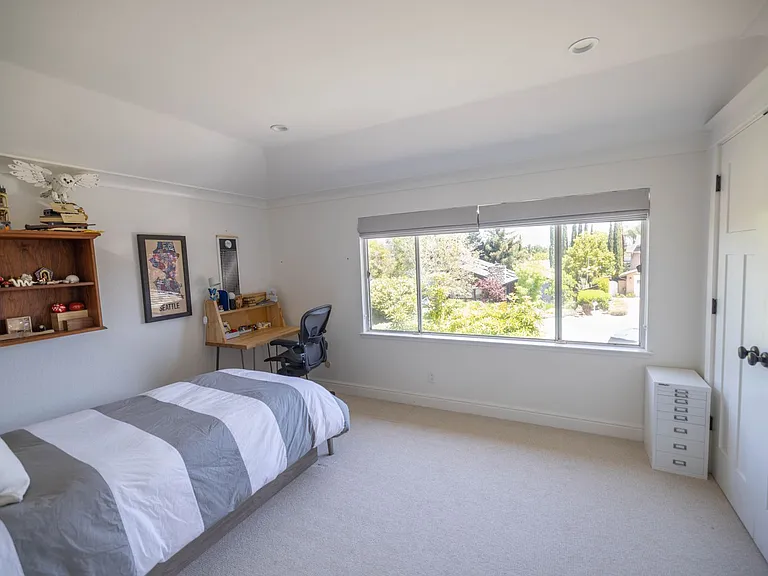 2060 Longden Cir — Photo 16