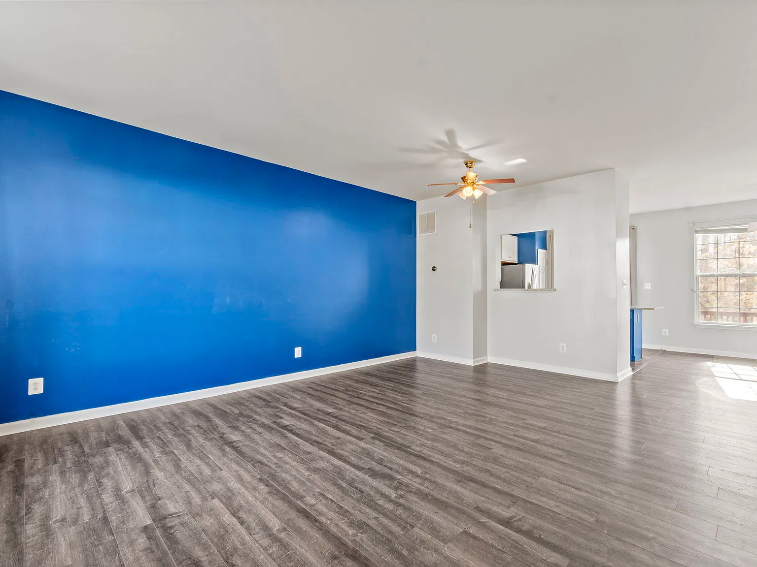 3 bed, 3.5 bath, 1960 sqft, $2,350 — Photo 4