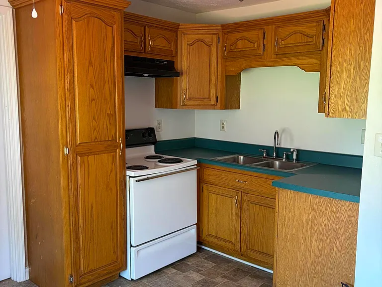1509 Sharon Dr — Photo 3