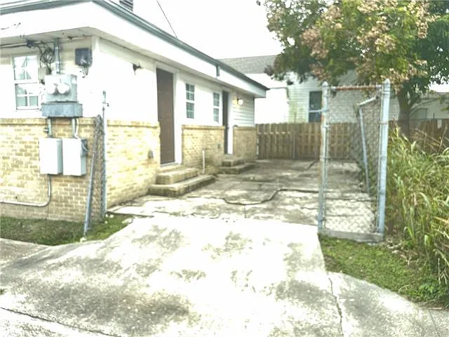 Building Photo - 532 Tupelo St