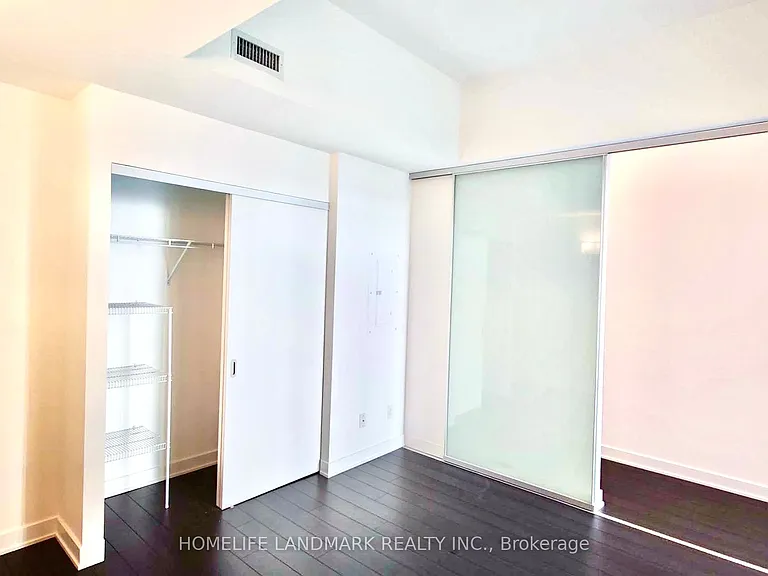 210 Simcoe St #2510 — Photo 4