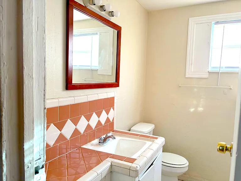 2927 Ybor St — Photo 8