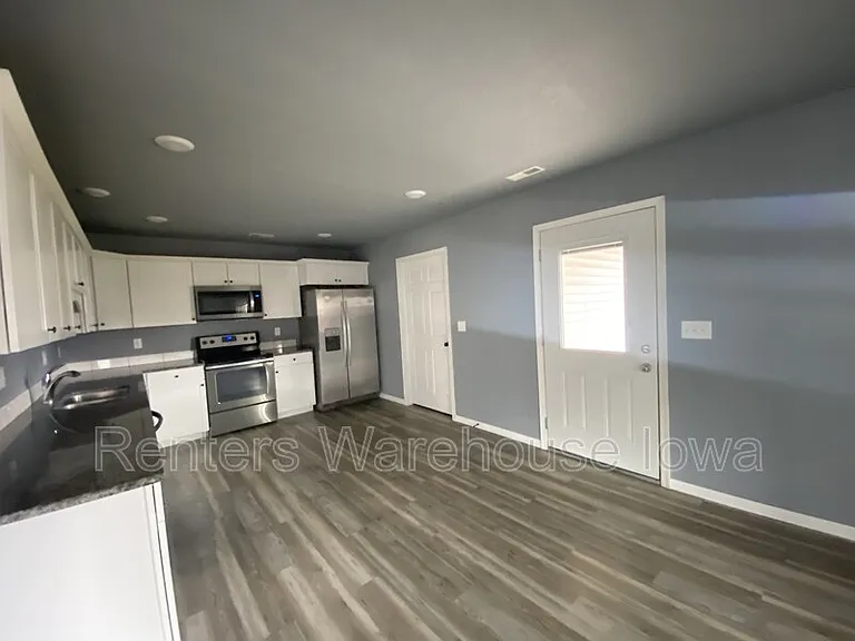 217 E Front St #B — Photo 4