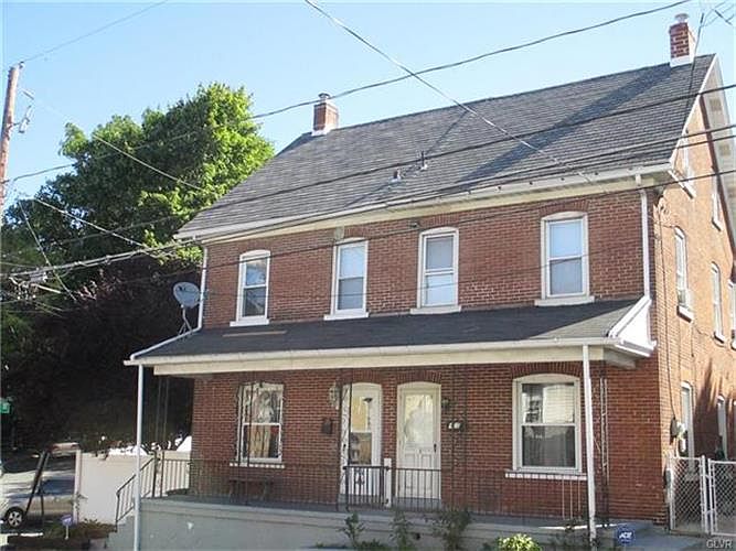 1st image of 901 Wyandotte St