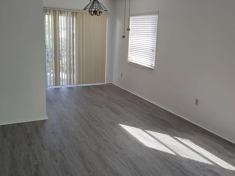 2161 Pueblo Cir #V-16 — Photo 7