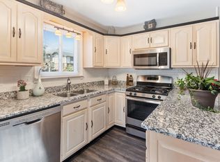 N76W14470 N Point Dr UNIT E, Menomonee Falls, WI 53051