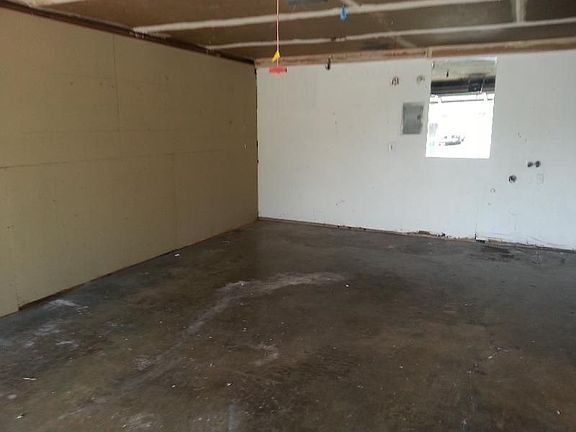 2nd image of 1912 Comstock Dr