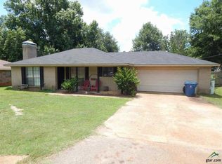 1104 Russell Dr, Whitehouse, TX 75791
