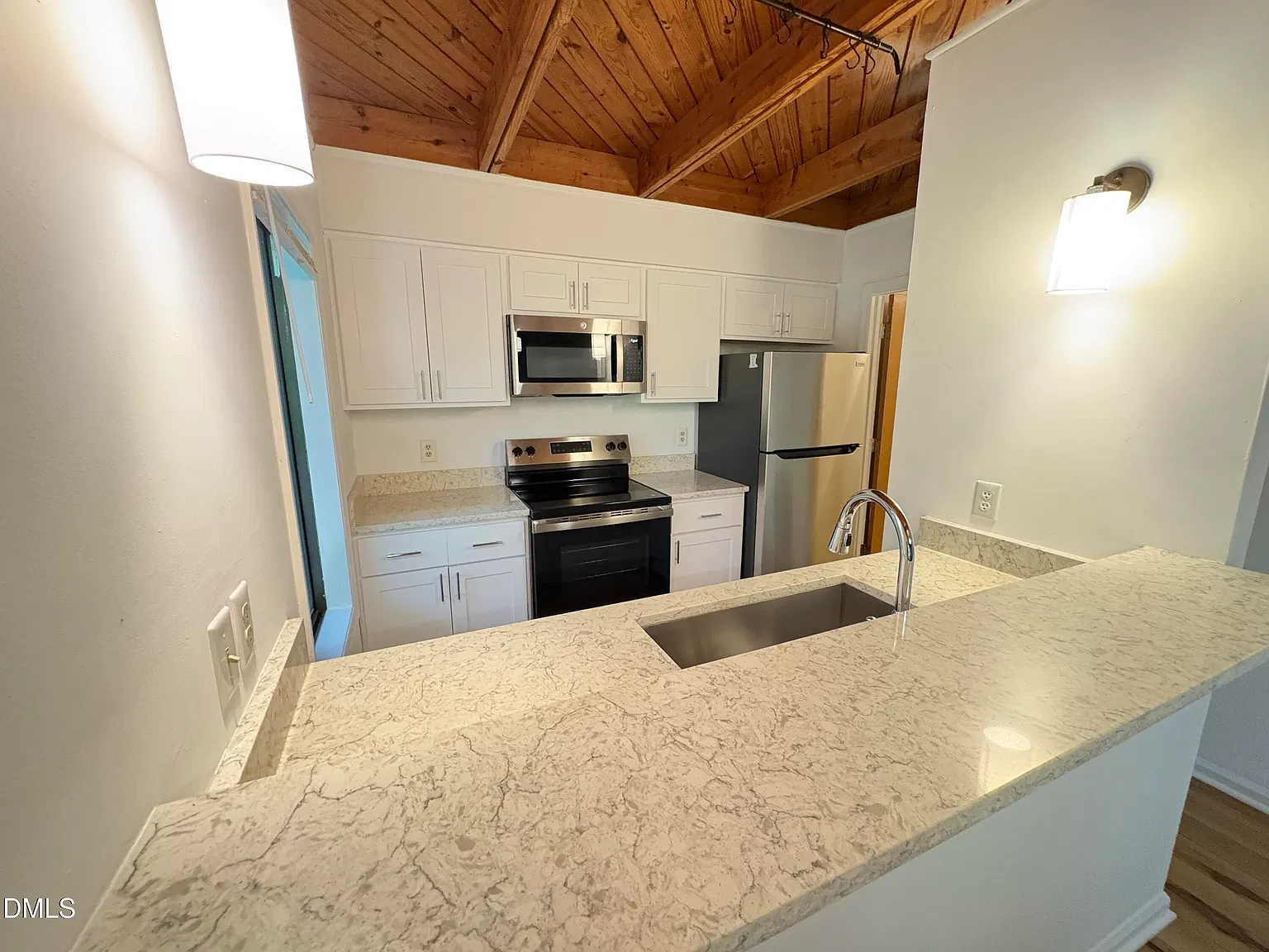 4 bed, 2.5 bath, $2,800 — Photo 4